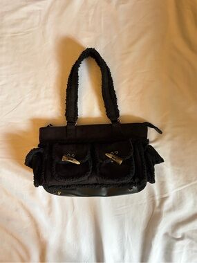 Black Women’s Shoulder Bag with Front Pockets & Faux Fur Detailing